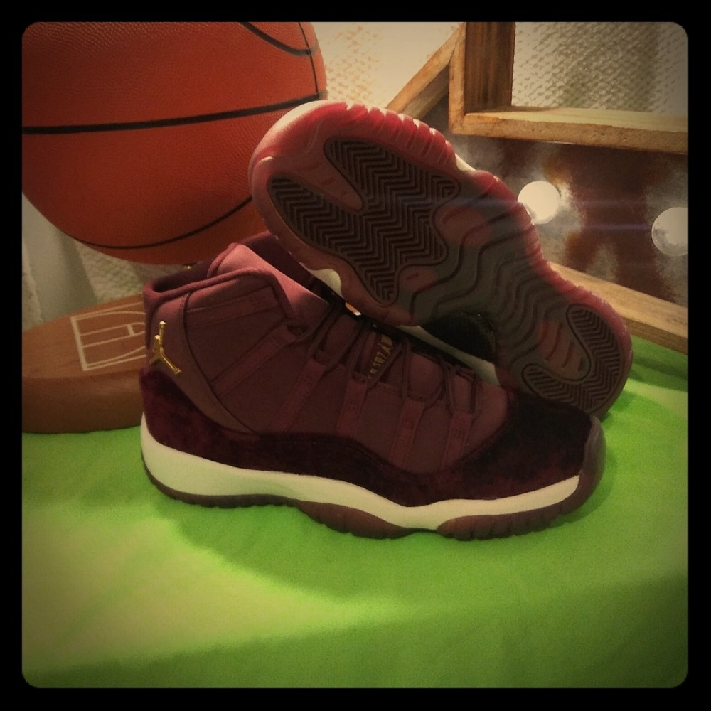 Jordans number 11